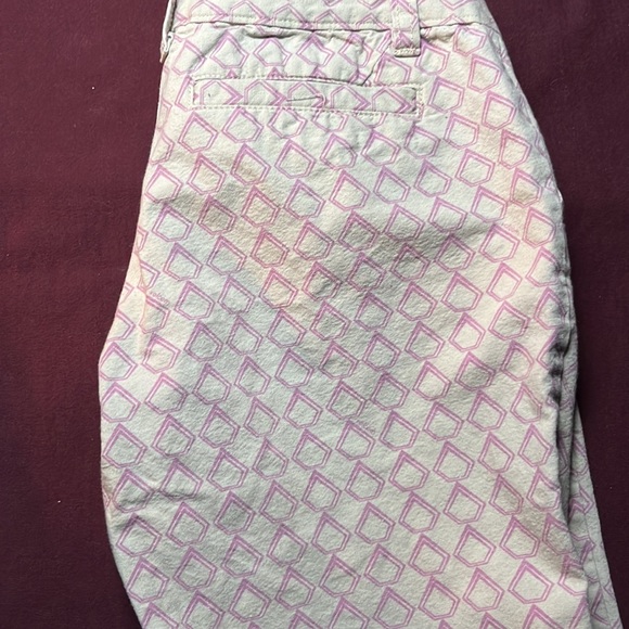 Beige and pink Volcom Stone Capris. Wide leg Juniors size 3. Never worn - Picture 5 of 6